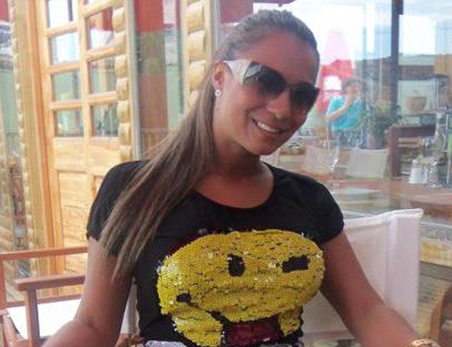 article-0-12AF5319000005DC-593_634x487