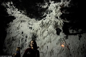 article-2237879-162F06F3000005DC-36_964x641