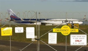 A LAN Chile passenger plane flying from Santiago lands at Sydney airport