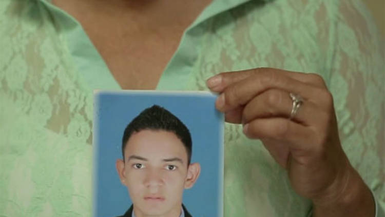 The Mother’s Voice campaign features Colombian mothers whose sons and daughters have either joined or have been taken by FARC, against their will. The mothers shared photographs of their children and wrote a message to them to consider demobilisation.