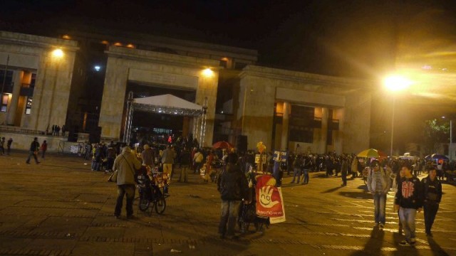 A small crowd of loyalists listens to pro-Petro speeches last night on Plaza Bolivar. Earlier, when Petro spoke, the plaza was full.
