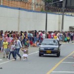 Visitors waiting in front of Medellin's Bellavista prison (Photo: Colombia Sin Palabras)