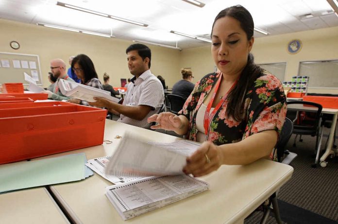 merlin_138896442_1df74f34-5f76-4b46-bc32-e0a33cd1b407-jumbo